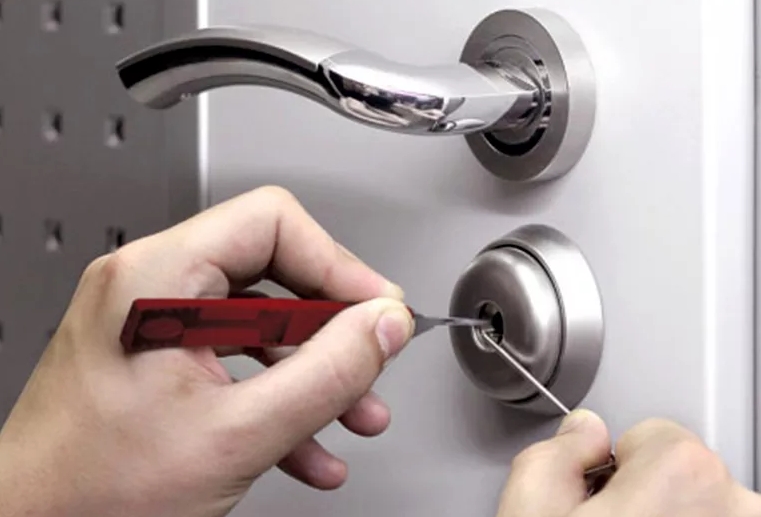 Городская служба по вскрытию замков и дверей в СПБ и Лен. области, 158 ...